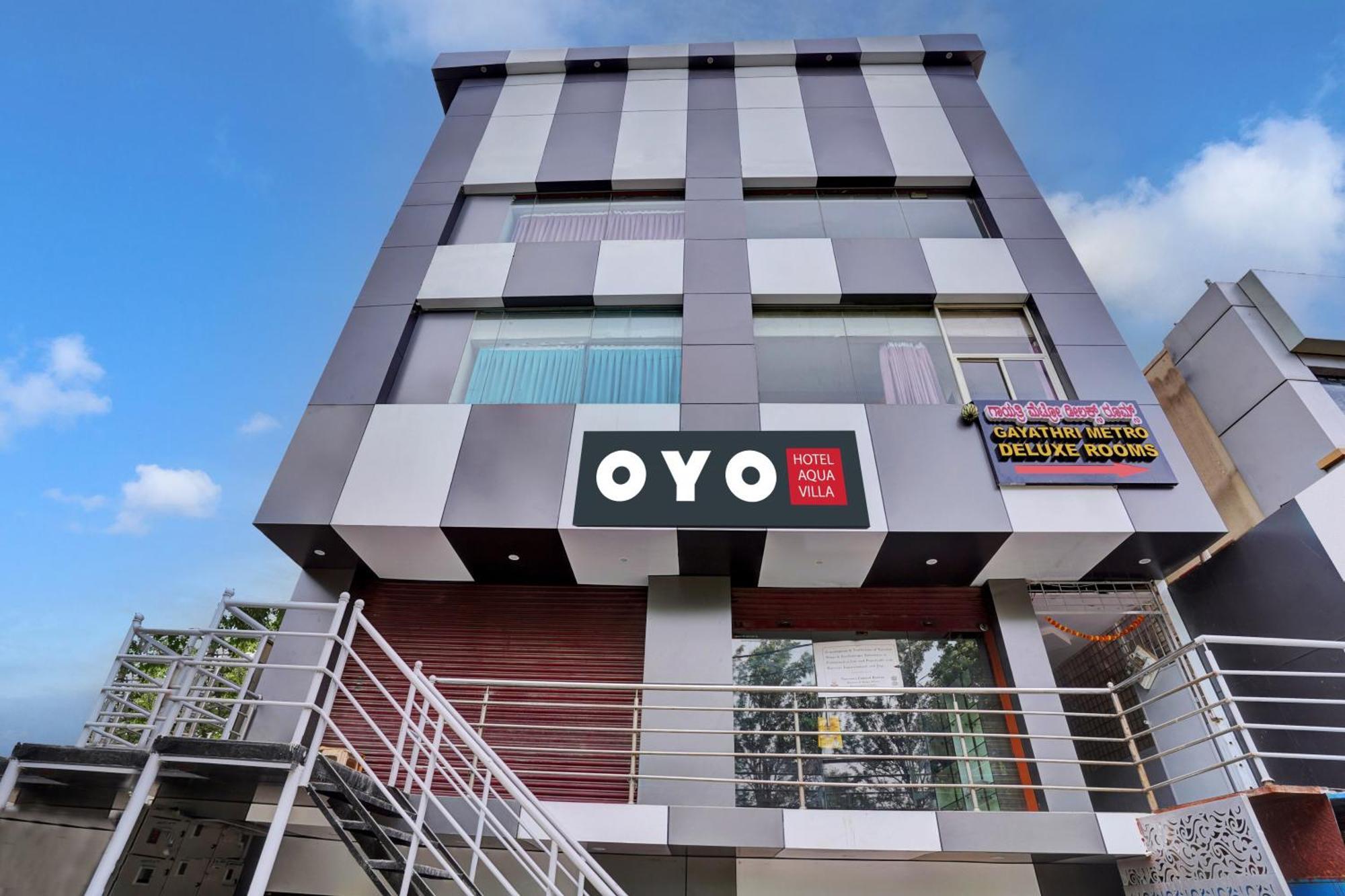 Hotel O Gayathri Metro Deluxe Bangalore Esterno foto