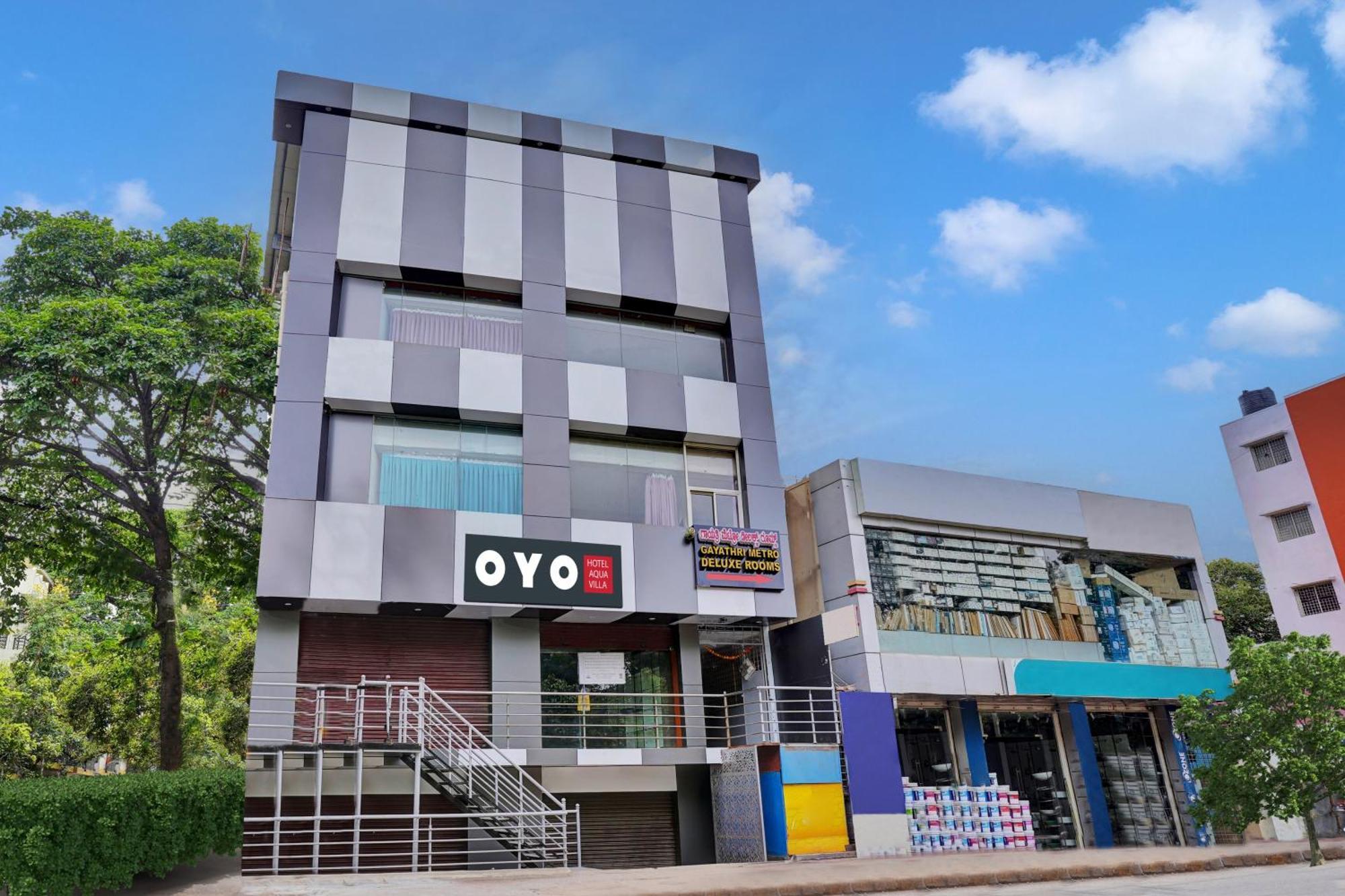Hotel O Gayathri Metro Deluxe Bangalore Esterno foto